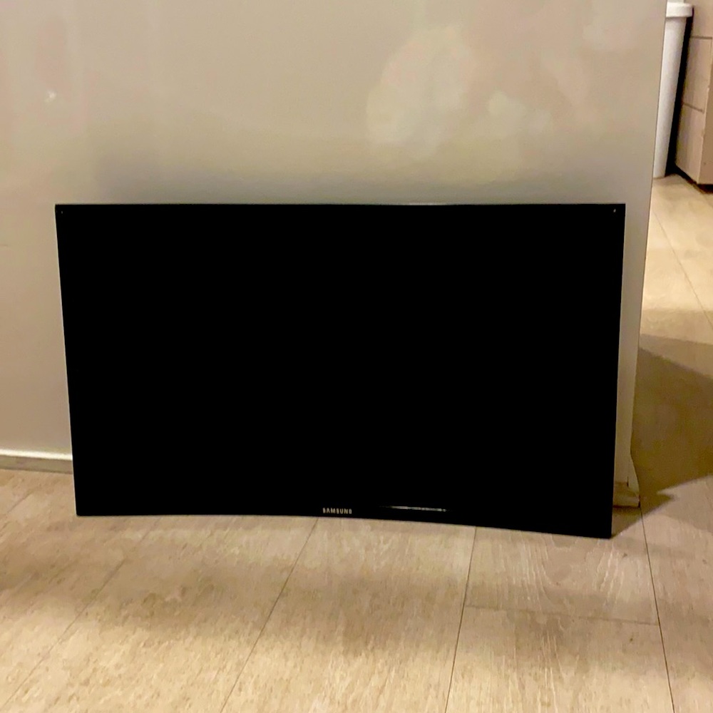 Curved Samsung monitor
